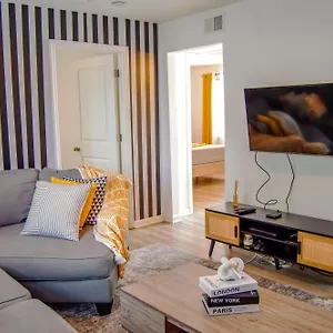 Cozy Condo, Minutes From Broadwy, Sleeps 5 , Nashville United States